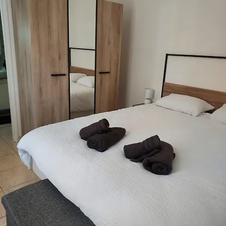 Petite Maison Apartment *